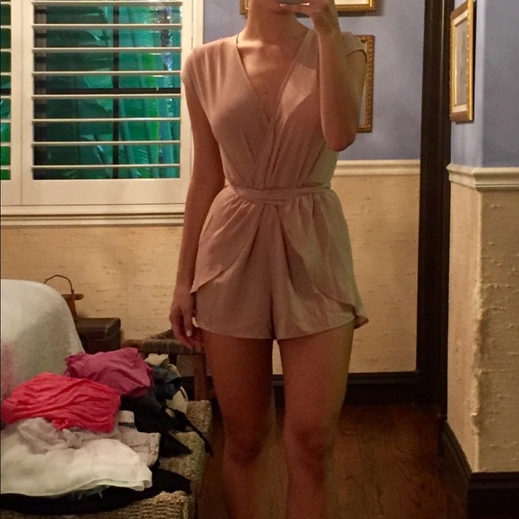 Amazing romper (only worn in picture) - Picture 1 of 2